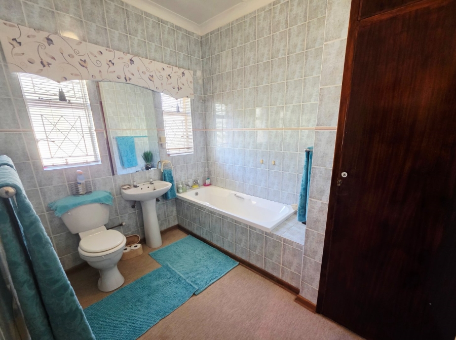 4 Bedroom Property for Sale in Dan Pienaar Free State